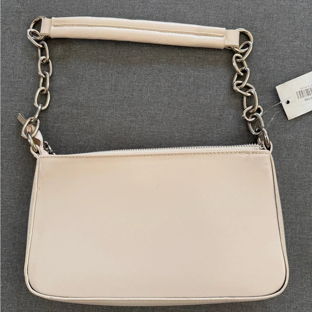 Faux leather trendy chain shoulder bag in cream - Picture 7 of 7